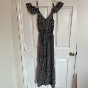 Cotton on black and white size XS dress with hanging sleeves NEVER WORN